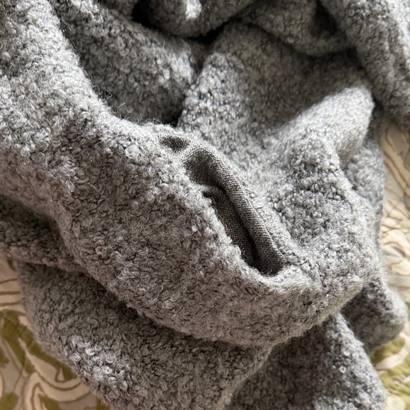 Cozy Oversized Gray Women's Sweater - M/L/XL - Picture 7 of 7